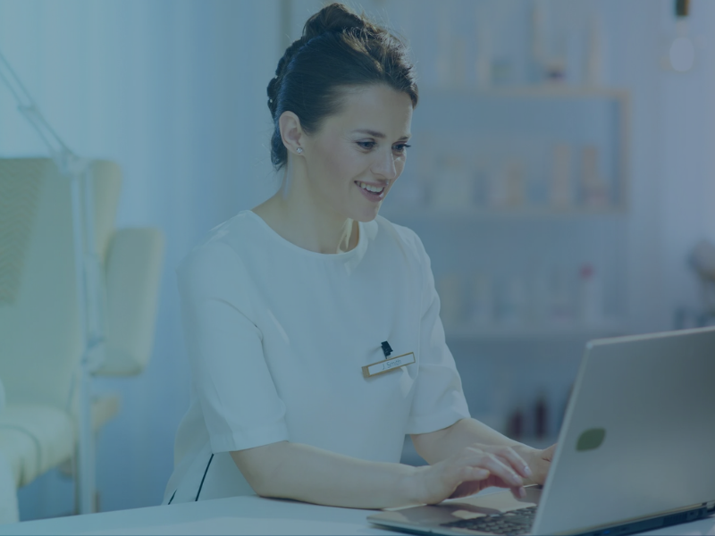 From Beauty Tips to Screens: How Chromebooks are Revolutionizing Cosmetology School Training